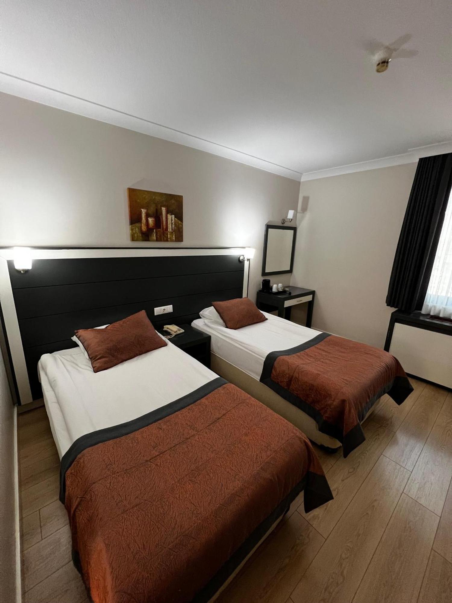 Dafne Hotel Ankara Buitenkant foto