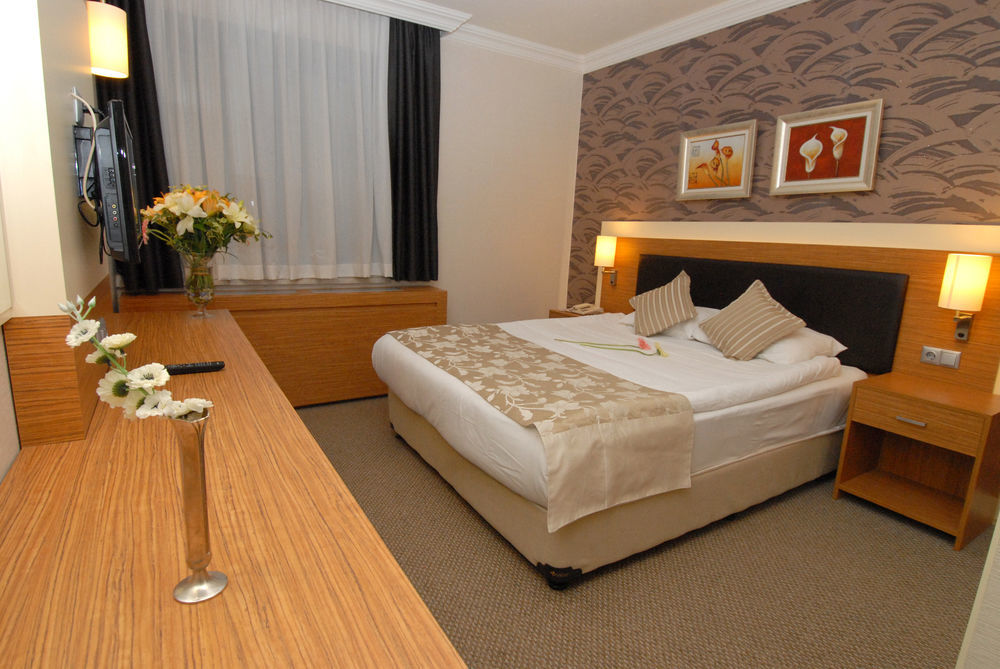 Dafne Hotel Ankara Buitenkant foto
