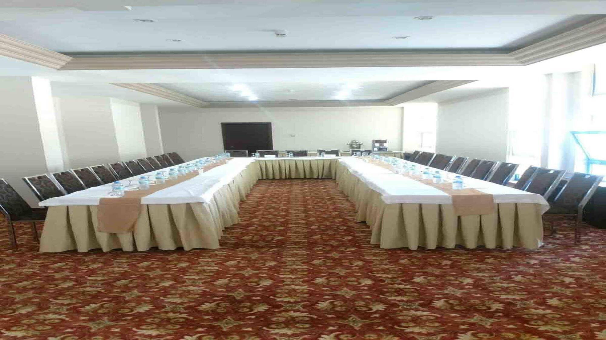 Dafne Hotel Ankara Buitenkant foto