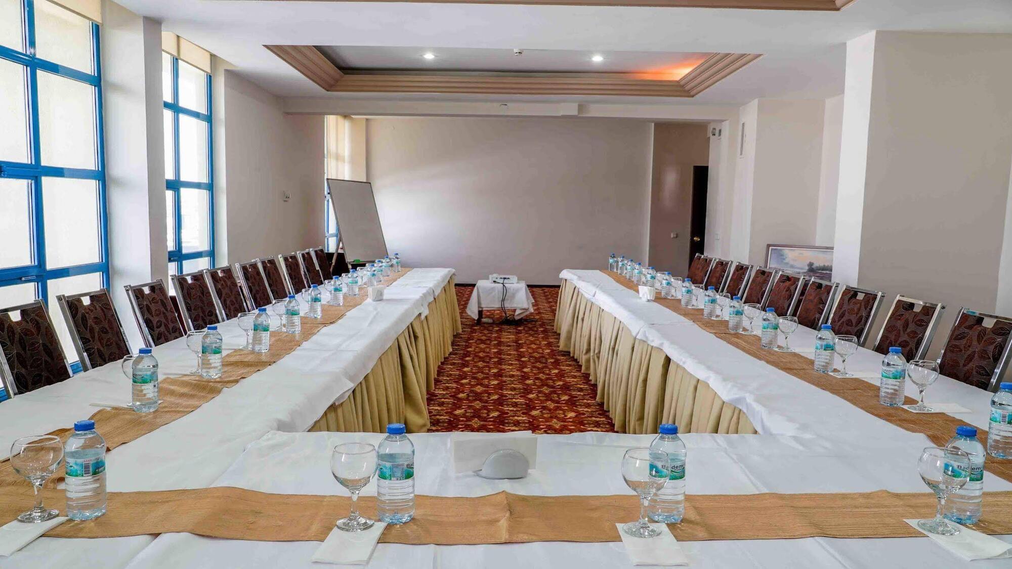 Dafne Hotel Ankara Buitenkant foto